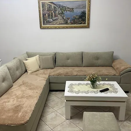 Gimi 1 Apartment *